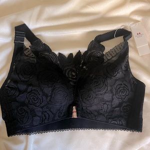 Ladies black bra, cute and sexy! New, with tags, size 36CD, never worn.